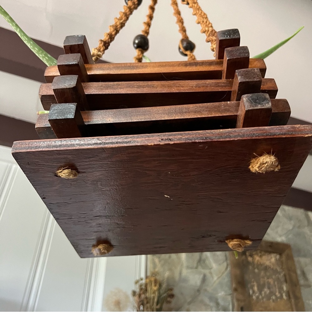 1970s Handmade Wood & Macrame Hanging Planter - Picture 5 of 10